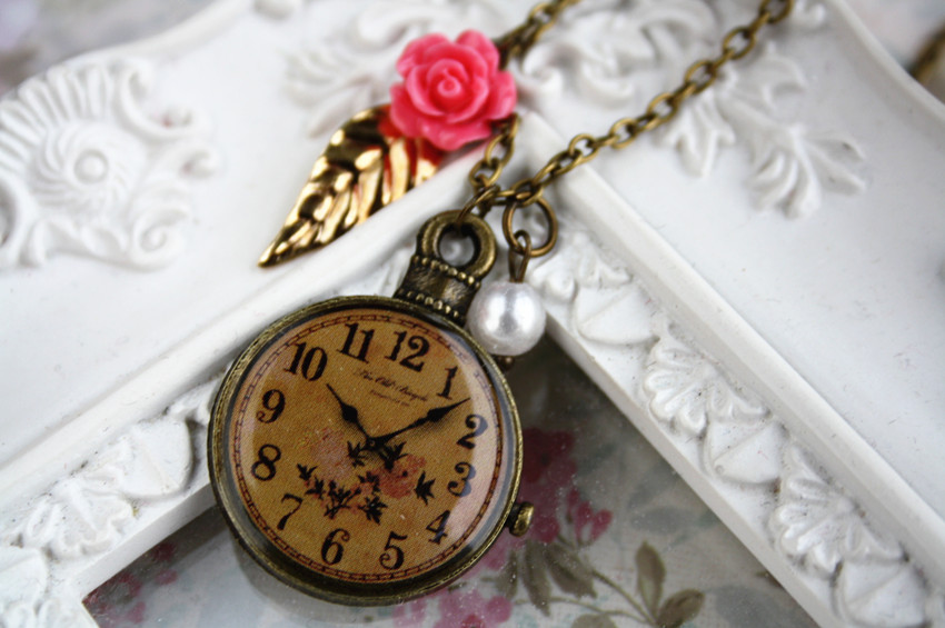 Vintage Clock Necklace Retro Rose Charm Jewellery Shabby Chic Old Time