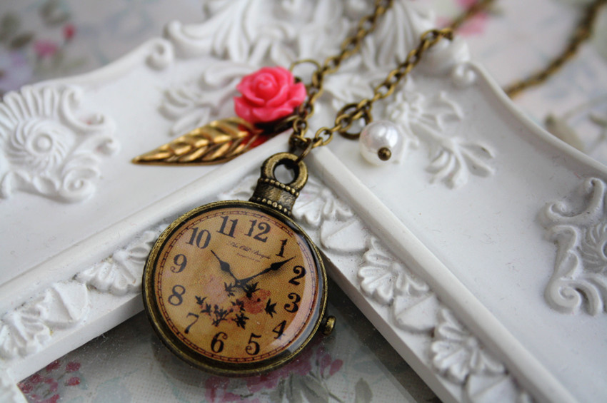 Vintage Clock Necklace Retro Rose Charm Jewellery Shabby Chic Old Time
